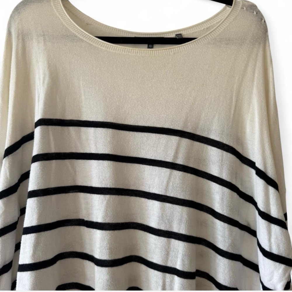 Vince Striped white and Black Sweater XS